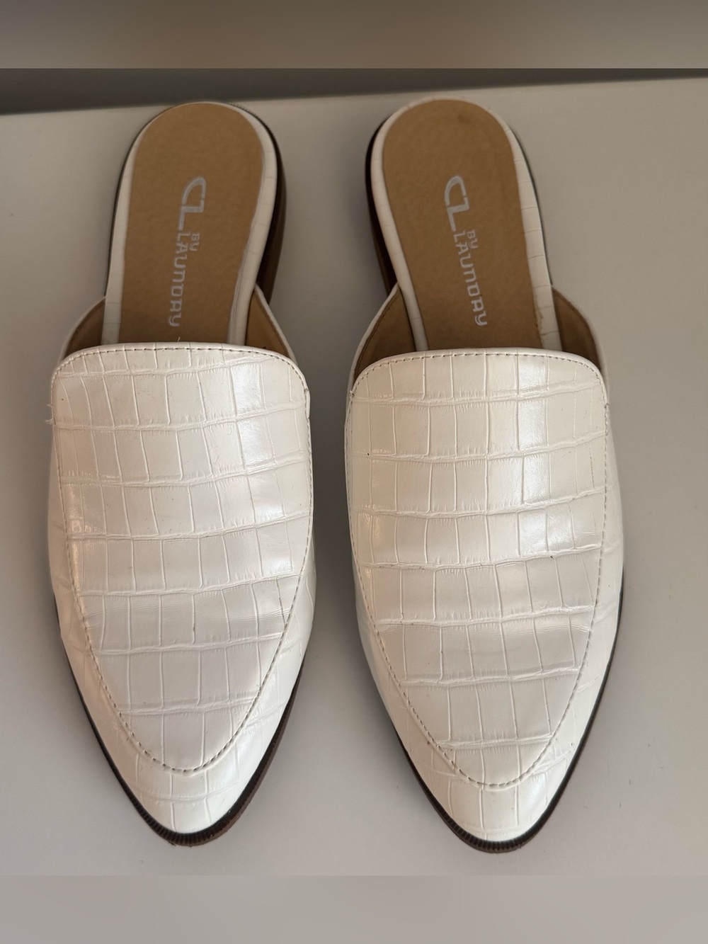 CL by Laundry White Croc Embossed Slip-On Mule Loafers | Women’s 7.5 / EU 38